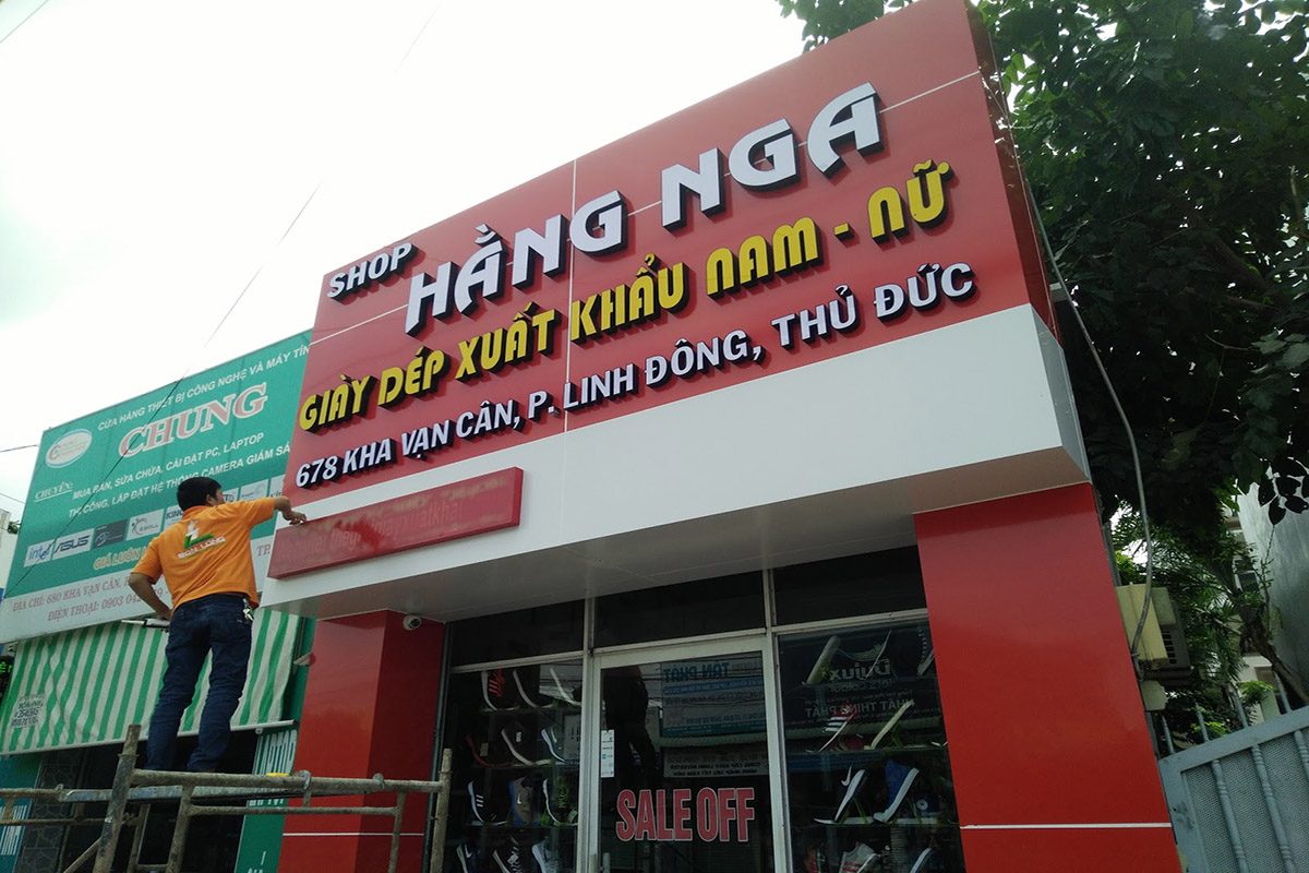 Thiết kế biển hiệu mica chữ nổi shop thời trang